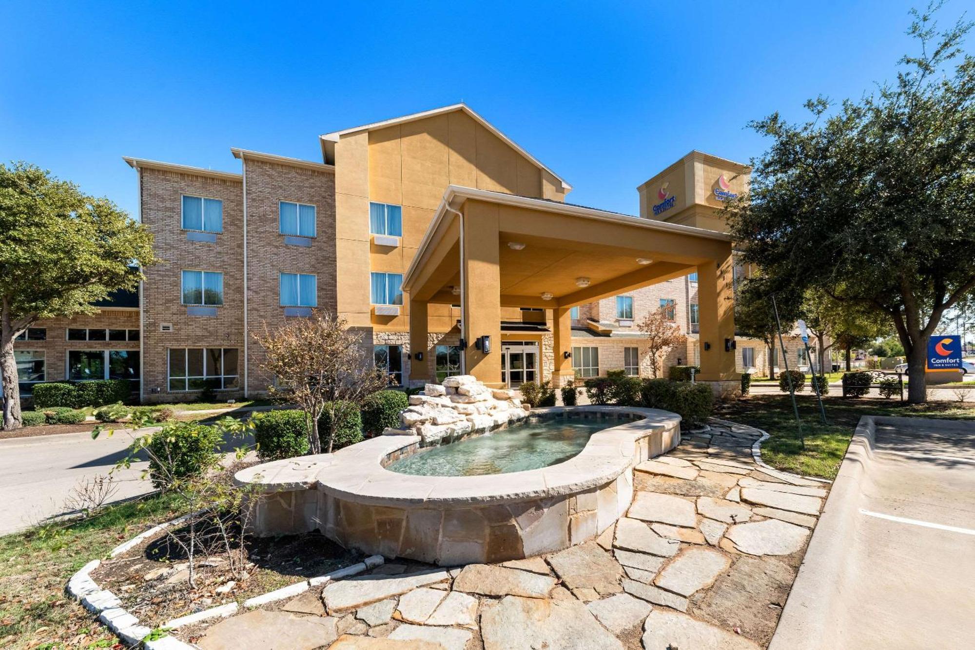 Comfort Inn & Suites Near Lake Lewisville Corinth Exterior foto